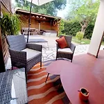 Hébergement de vacances Maison avec SPA et piscine privée à 3 min à pied de la plage et des commerces *